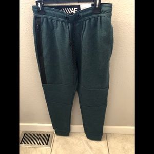 American Eagle joggers
